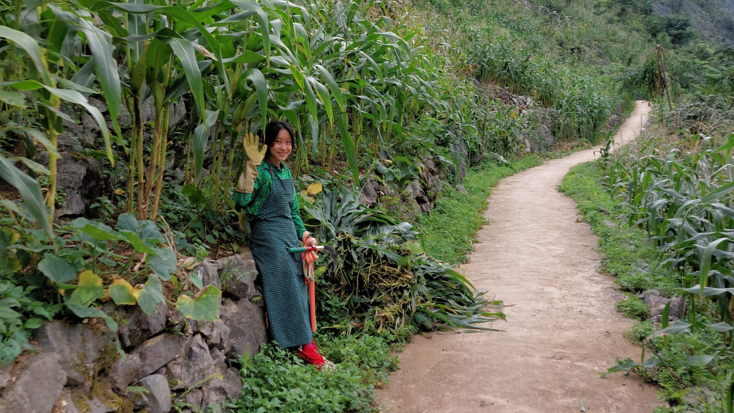 friendly local girl on the road in north Vietnam